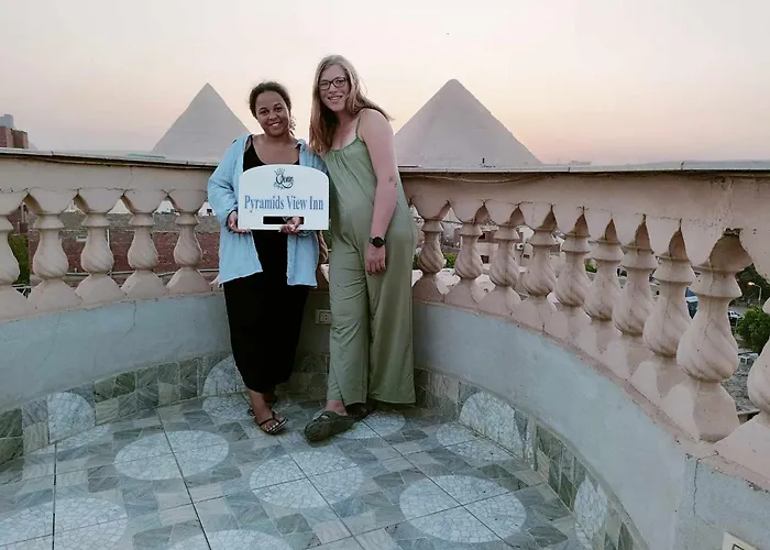 Queen Pyramids View Inn